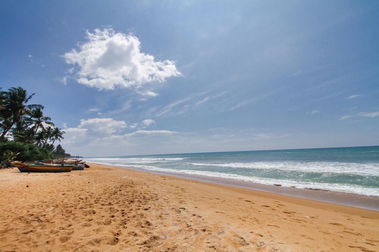 Oyo 459 Barasti Beach Resort Kalutara Exterior photo